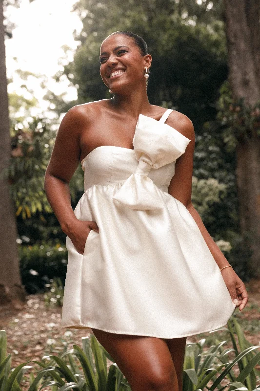 Mini dresses with empire waists for a flattering fit Ellah Bow Front Mini Dress - Off White Mini dresses with empire waists for a flattering fit Ellah Bow Front Mini Dress - Off White