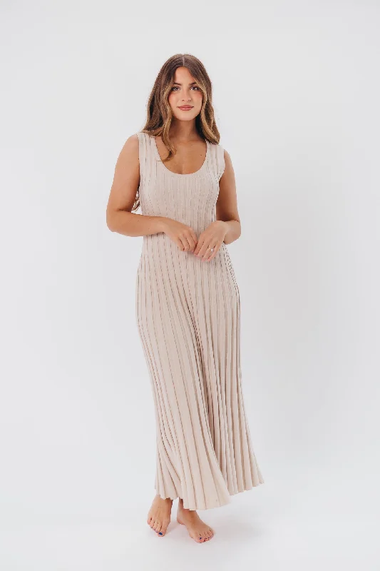 Midi dresses with ruffled sleeves for a more feminine and voluminous look Bailey Ribbed Knit Maxi Dress in Taupe Midi dresses with ruffled sleeves for a more feminine and voluminous look Bailey Ribbed Knit Maxi Dress in Taupe