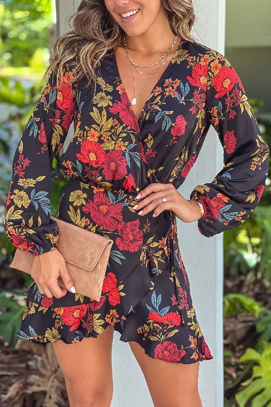 Everyday Dress with Soft Cotton - blend Fabric for All - day Comfort​ Black And Red Floral Wrap Short Dress