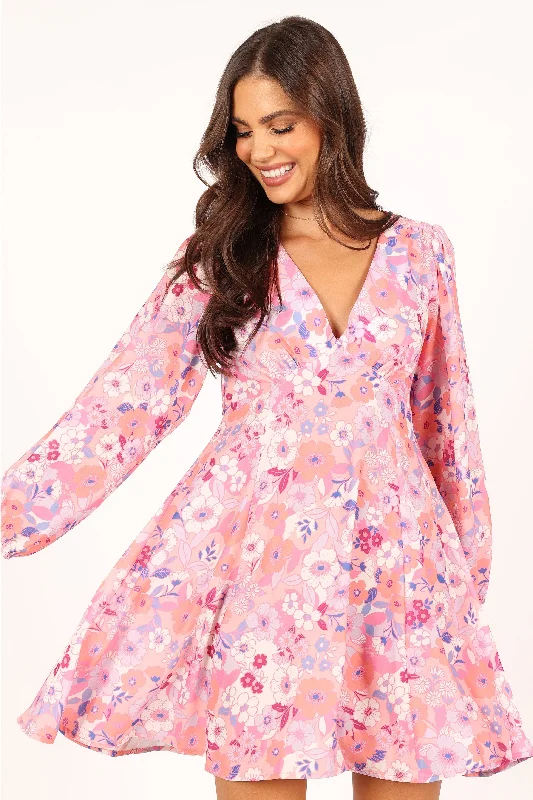 Midi dresses with halter necks for a stylish and comfortable option Finnick Long Sleeve Mini Dress - Pink Floral Midi dresses with halter necks for a stylish and comfortable option Finnick Long Sleeve Mini Dress - Pink Floral