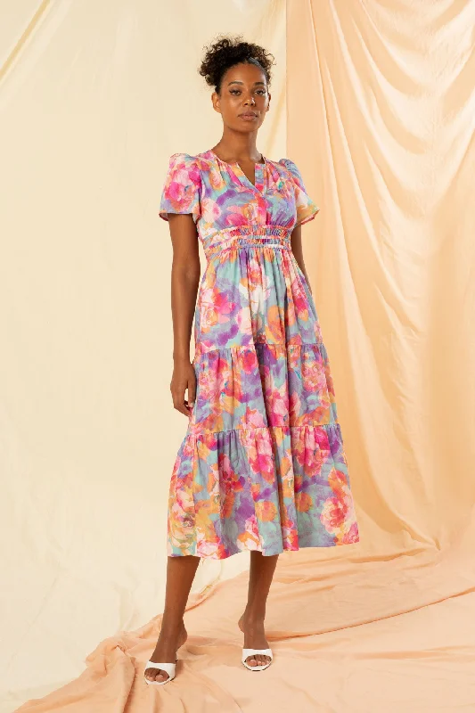 Midi dresses with printed lining for a hidden and stylish detail Fiorella Tiered Midi Dress Midi dresses with printed lining for a hidden and stylish detail Fiorella Tiered Midi Dress