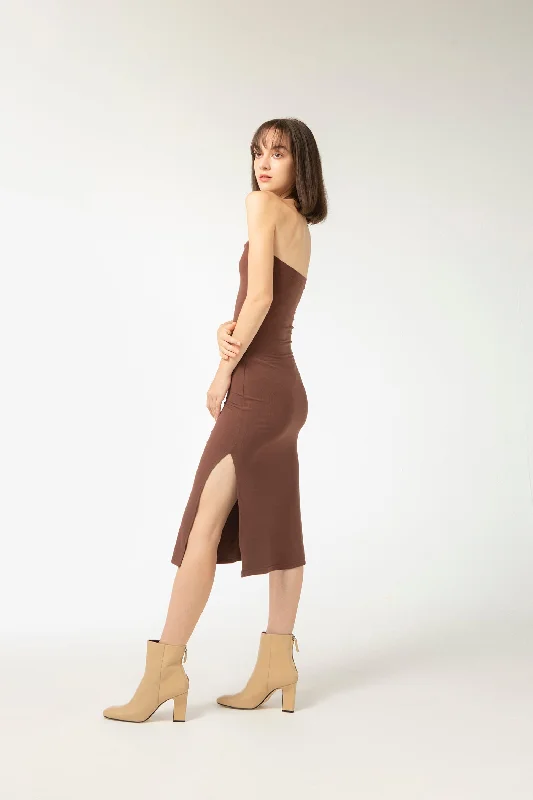 Midi dresses with pleated bodices for a classic and tailored look JESY Dress - Mocha Midi dresses with pleated bodices for a classic and tailored look JESY Dress - Mocha