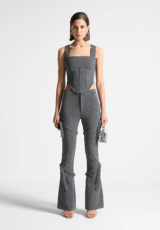 Women's High - Waisted Tight Trousers with Side Slits in Beige for a Trendy LookStrap Detail Pinstripe Fit and Flare Leggings - Grey Women's High - Waisted Tight Trousers with Side Slits in Beige for a Trendy LookStrap Detail Pinstripe Fit and Flare Leggings - Grey