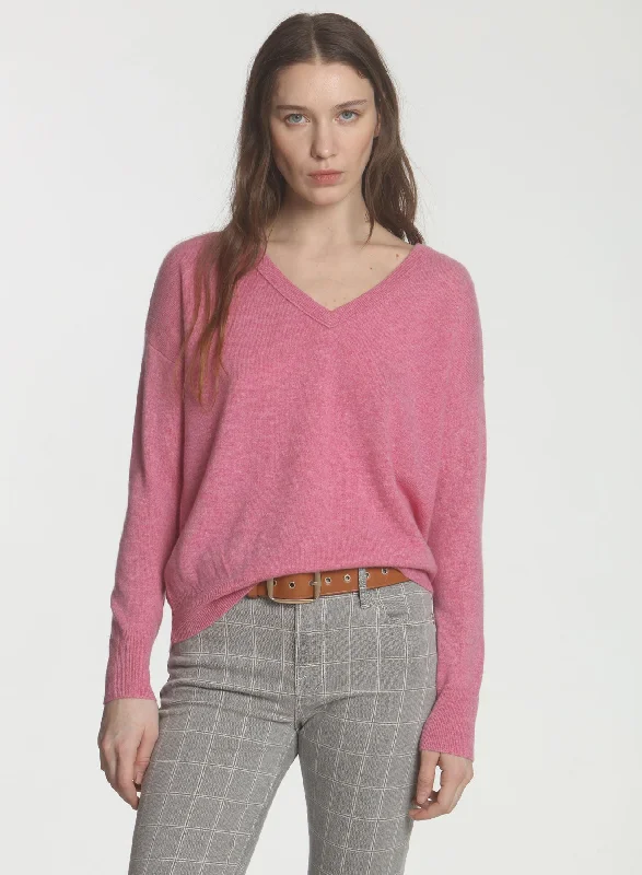 Women's Longline Boyfriend - Style Sweater in Gray for a Relaxed and Casual OutfitCORE Cashmere BF Vee - Wildflower Women's Longline Boyfriend - Style Sweater in Gray for a Relaxed and Casual OutfitCORE Cashmere BF Vee - Wildflower