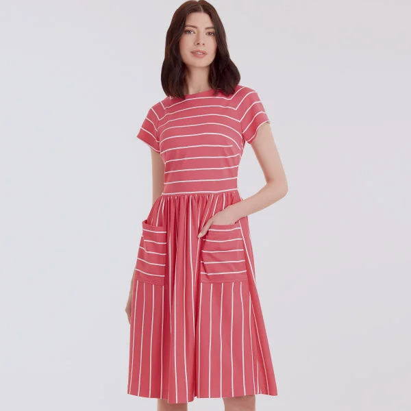 Pleated Women Dress with a Timeless and Elegant TextureSimplicity Dress S9136