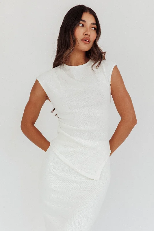 Long - Sleeve Women Dress in Velvet for a Luxurious Winter LookCalculated Cap Sleeve Ribbed Knit Top White Long - Sleeve Women Dress in Velvet for a Luxurious Winter LookCalculated Cap Sleeve Ribbed Knit Top White