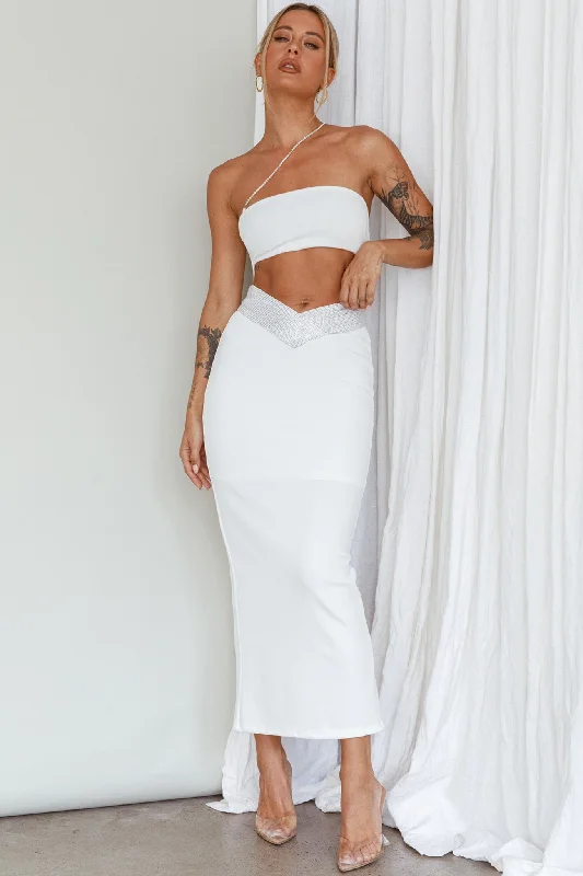 Maxi Women Dress with Floral Print for a Bohemian VibeMegyn Diamante Midi Dress White Maxi Women Dress with Floral Print for a Bohemian VibeMegyn Diamante Midi Dress White
