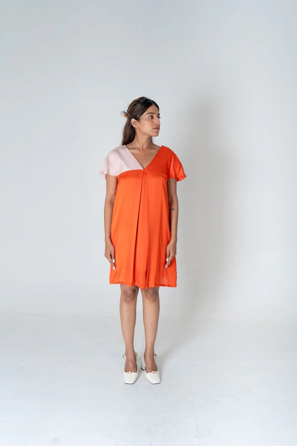 Empire Waist Women Dress to Accentuate the Bust and Conceal the Waist Empire Waist Women Dress to Accentuate the Bust and Conceal the Waist Orange-Pink Color-Block Short Dress Empire Waist Women Dress to Accentuate the Bust and Conceal the Waist Empire Waist Women Dress to Accentuate the Bust and Conceal the Waist Orange-Pink Color-Block Short Dress