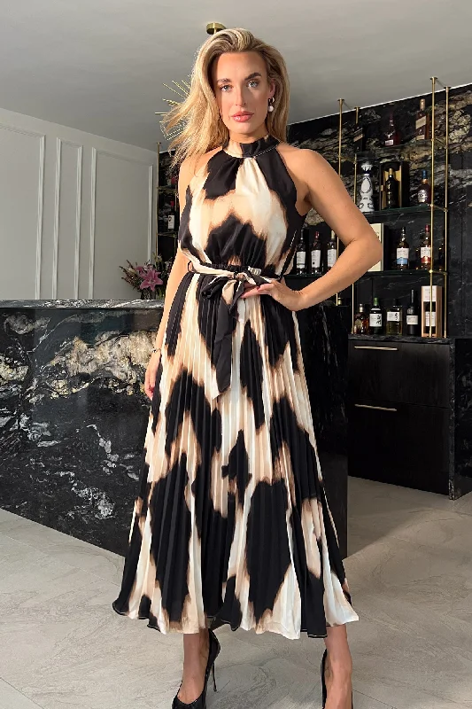 Midi dresses with ruffled sleeves for a more feminine and voluminous lookCarla Brown Pleated Midi Dress Midi dresses with ruffled sleeves for a more feminine and voluminous lookCarla Brown Pleated Midi Dress