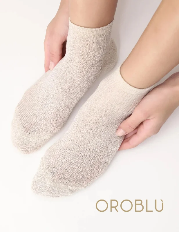 Women's ribbed knee - high socks for a classic lookOroblu Sale Glowing Ankle Socks Ecru VOBC67412