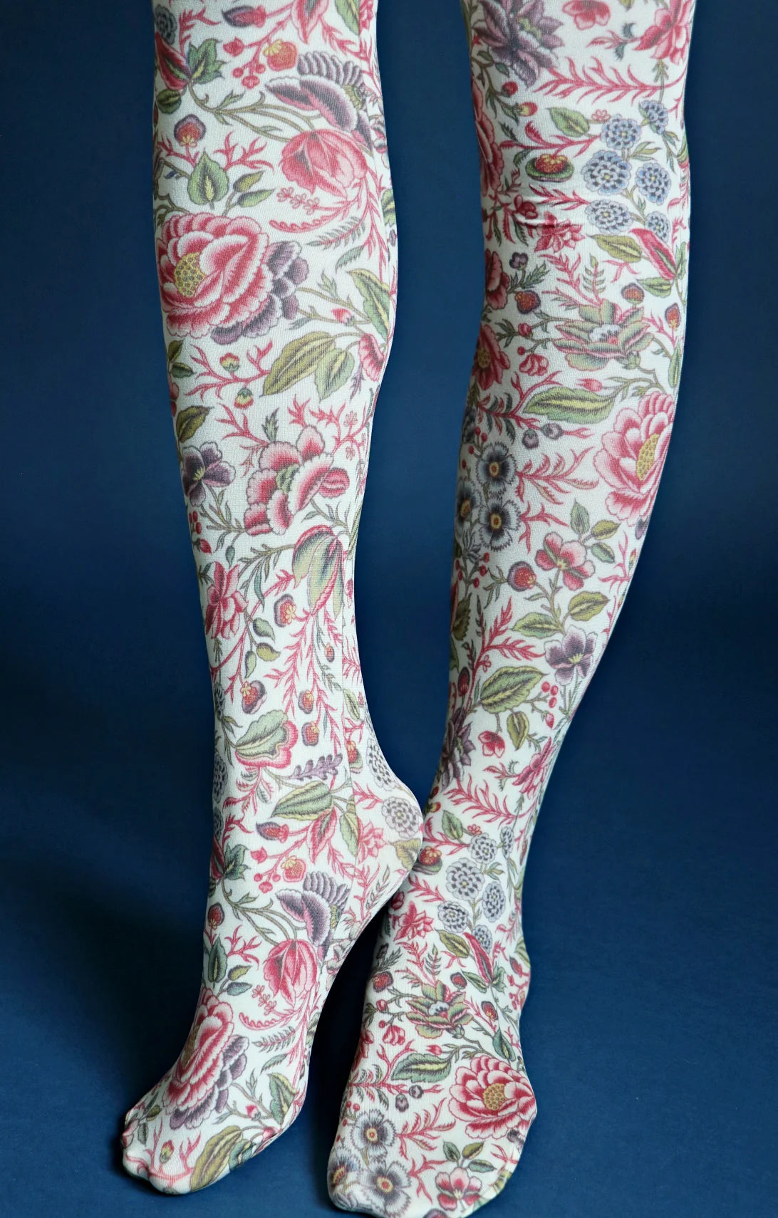 women tights with a seamless toe for extra comfortRose Flower Printed Art Tights
