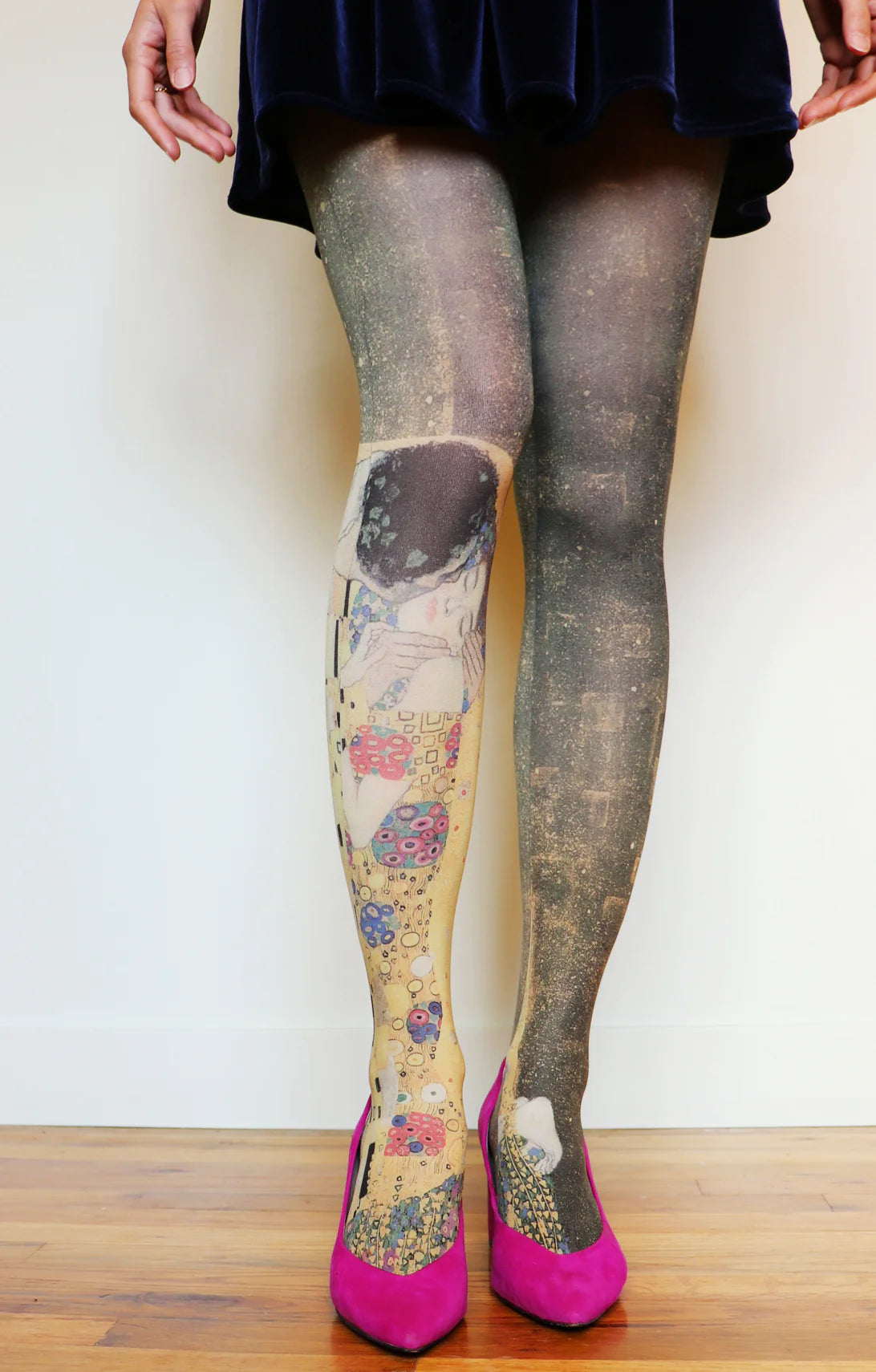 footless women tights for added versatilityThe Kiss By Gustav Klimt Printed Art Tights