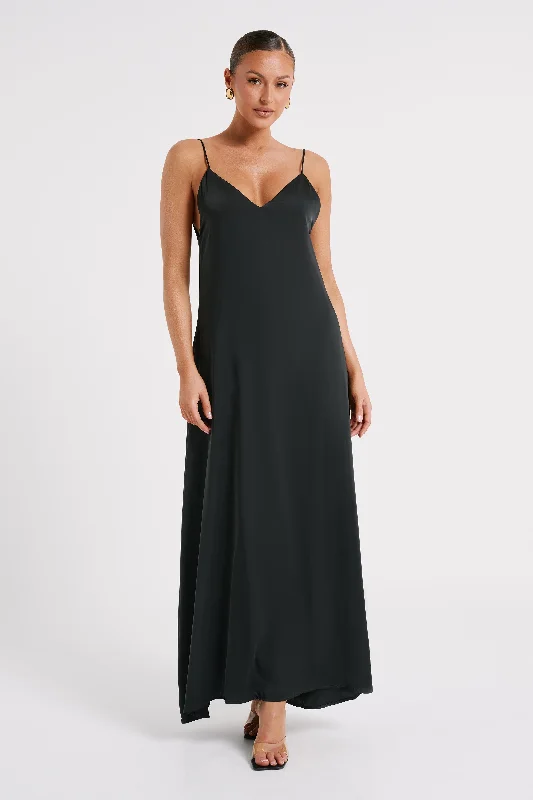 Maxi dresses with mesh panels for a sexy and trendy appearanceBeatrice Flowy Maxi Dress - Black Maxi dresses with mesh panels for a sexy and trendy appearanceBeatrice Flowy Maxi Dress - Black