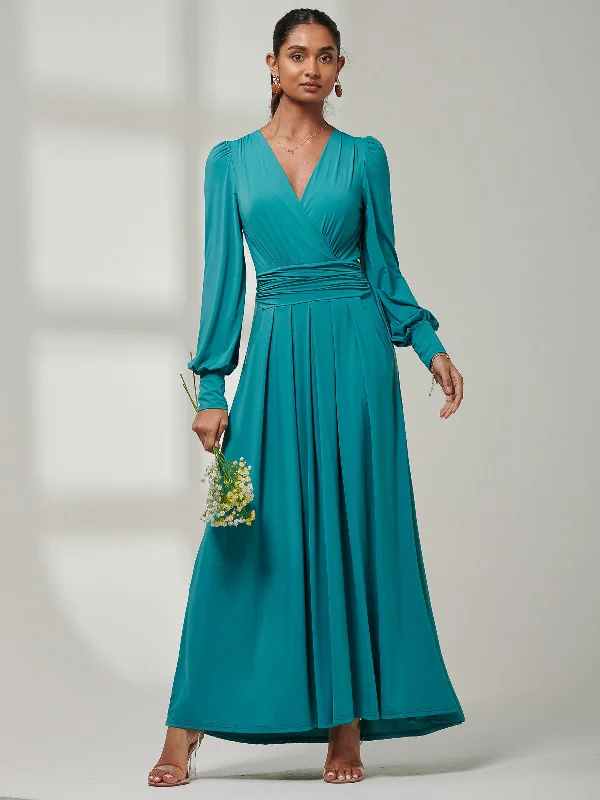 Maxi dresses with a pleated skirt for a timeless and elegant appearanceGiulia Long Sleeve Maxi Dress, Teal Maxi dresses with a pleated skirt for a timeless and elegant appearanceGiulia Long Sleeve Maxi Dress, Teal
