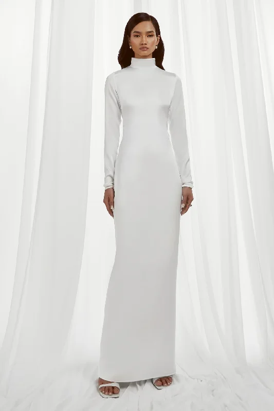 Ruffled maxi dresses with a tiered skirt for added volumeKahna Dress