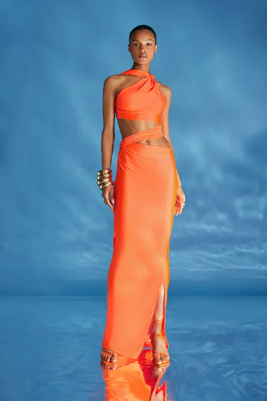 Maxi dresses with a belted empire waist for a more defined and flattering silhouetteKivia Dress - Orange Maxi dresses with a belted empire waist for a more defined and flattering silhouetteKivia Dress - Orange