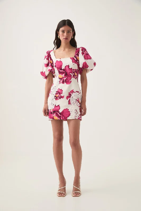 Mini dresses with abstract prints for an artistic lookSolace Lace Trim Mini Dress