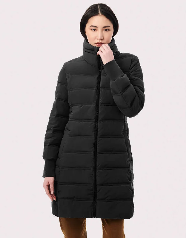 Long women's mac coats in a lightweight fabric for spring showersCity Stretch Puffer Walker Long women's mac coats in a lightweight fabric for spring showersCity Stretch Puffer Walker