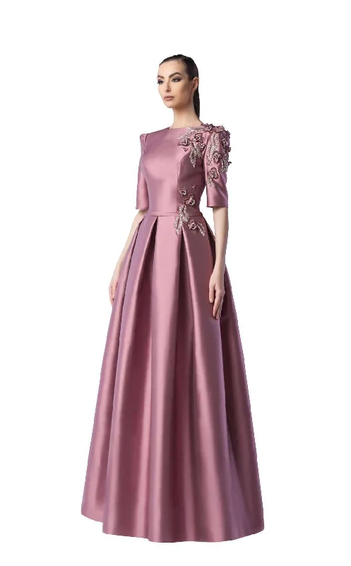 Prom dresses with tiered ruffled sleeves and satin skirts for a feminine and voluminous lookEdward Arsouni Couture 0250 Dress Prom dresses with tiered ruffled sleeves and satin skirts for a feminine and voluminous lookEdward Arsouni Couture 0250 Dress