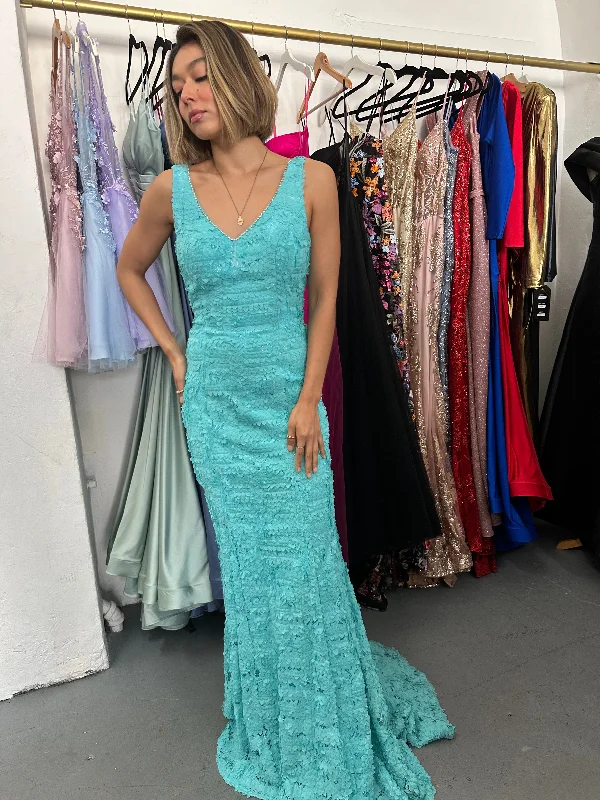 Bodycon dress with a pleated bodice​Long Sleeveless Formal Dress Sale