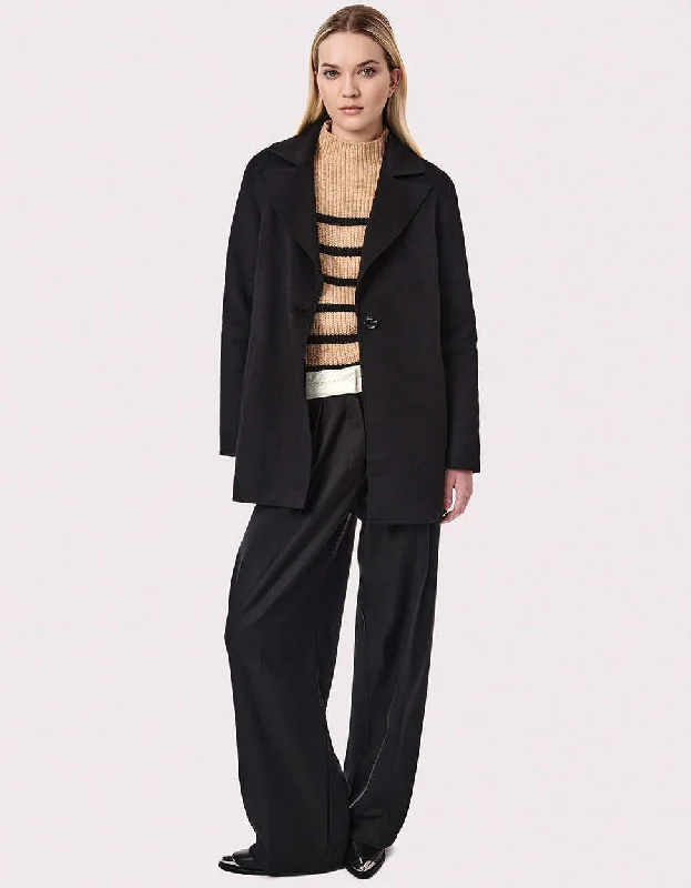 Women's long - sleeve wool coats in a houndstooth pattern for a classic charmSoho Sidewalks Easy Jacket Women's long - sleeve wool coats in a houndstooth pattern for a classic charmSoho Sidewalks Easy Jacket